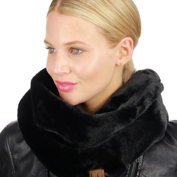 C.C Accessories - C.C Women's Black Soft Faux Fur Feel Neck Warmer Collar Infinity Scarf EUC